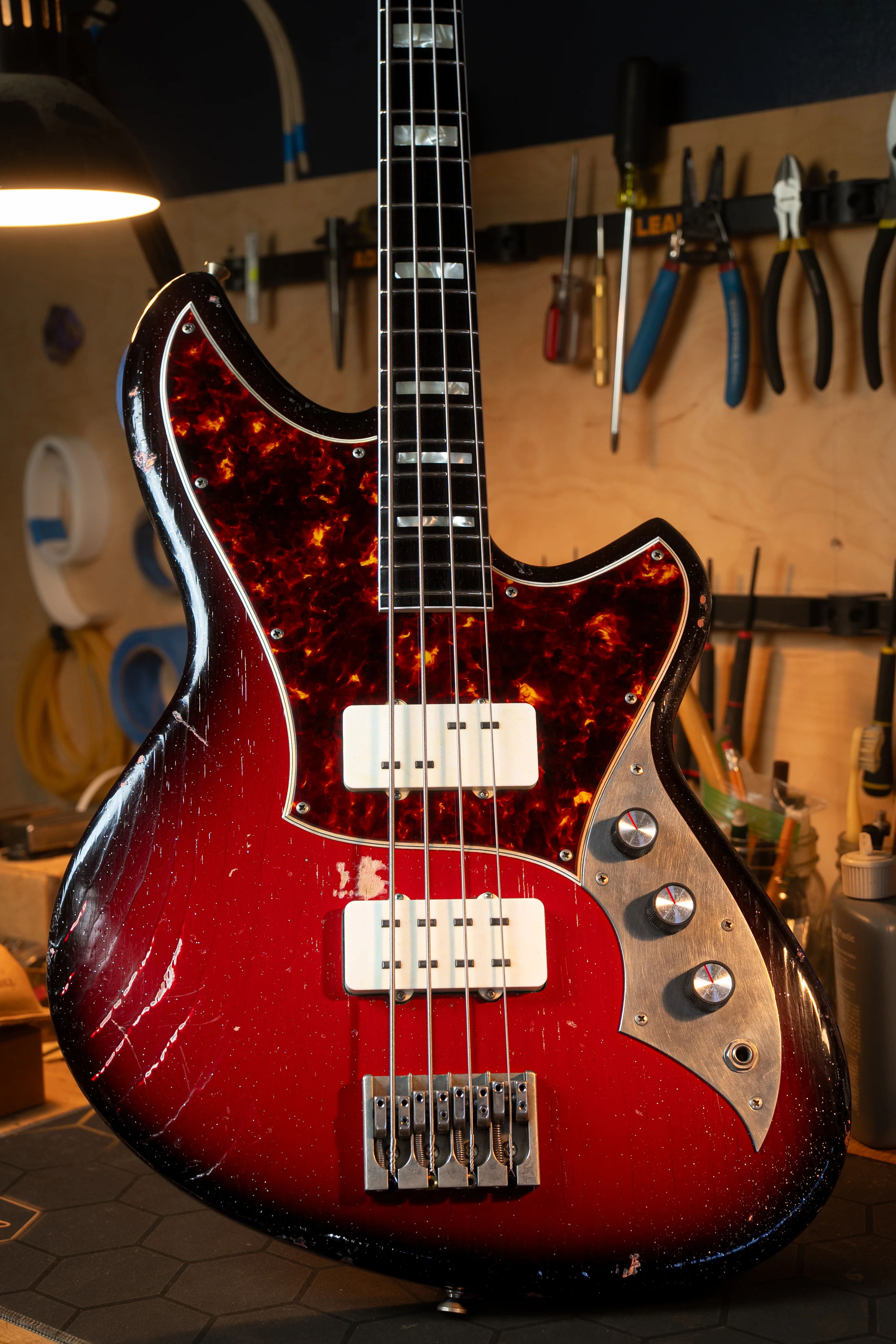 IVORUS - Silvertone Burst | Signature - Image 2