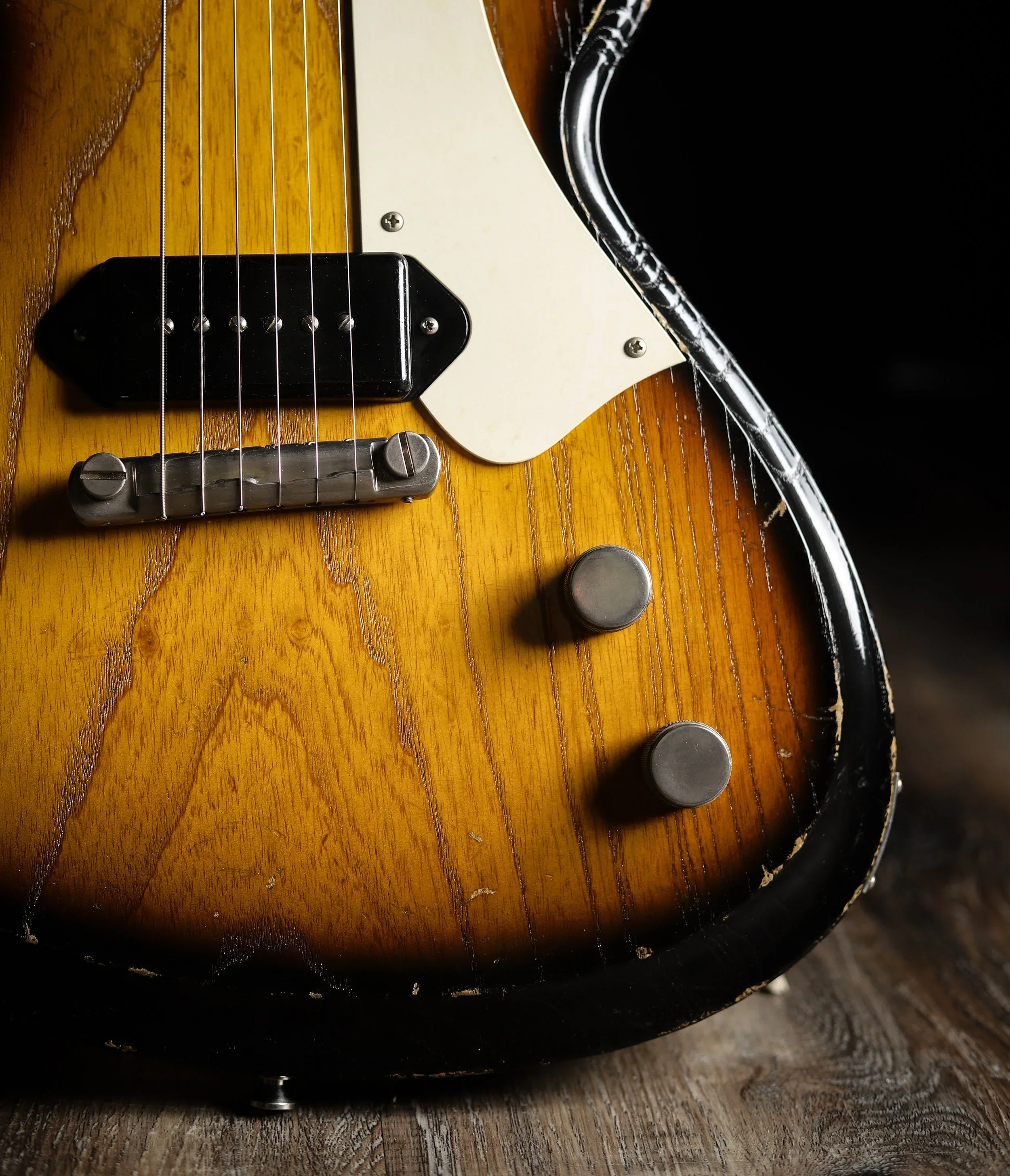 Signature SOLUS M1 - 2-Tone Burst on Swamp Ash (1 of 5) - Image 4