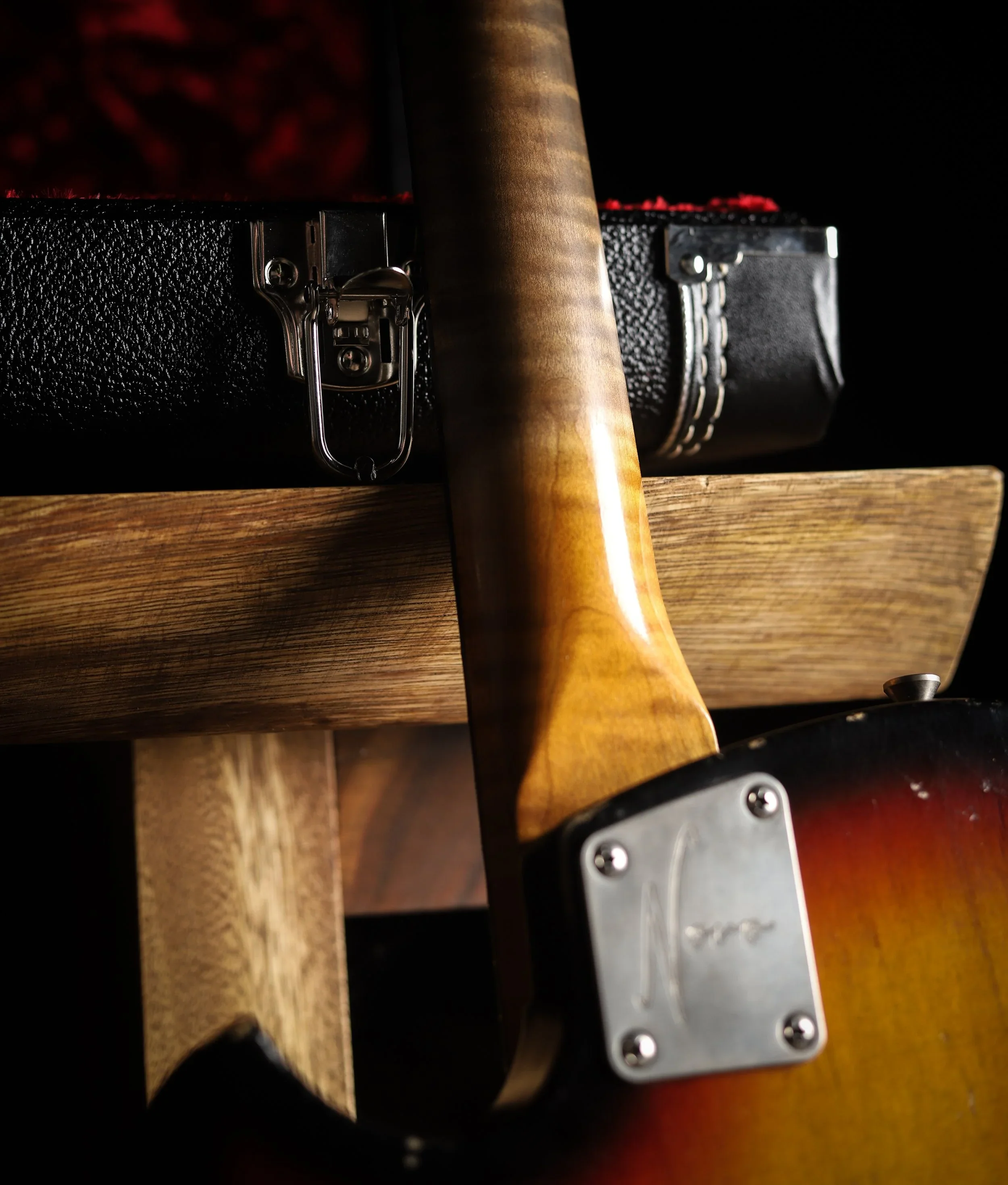 Signature SOLUS M1 - 3-Tone Burst on Alder (2 of 5) - Image 5