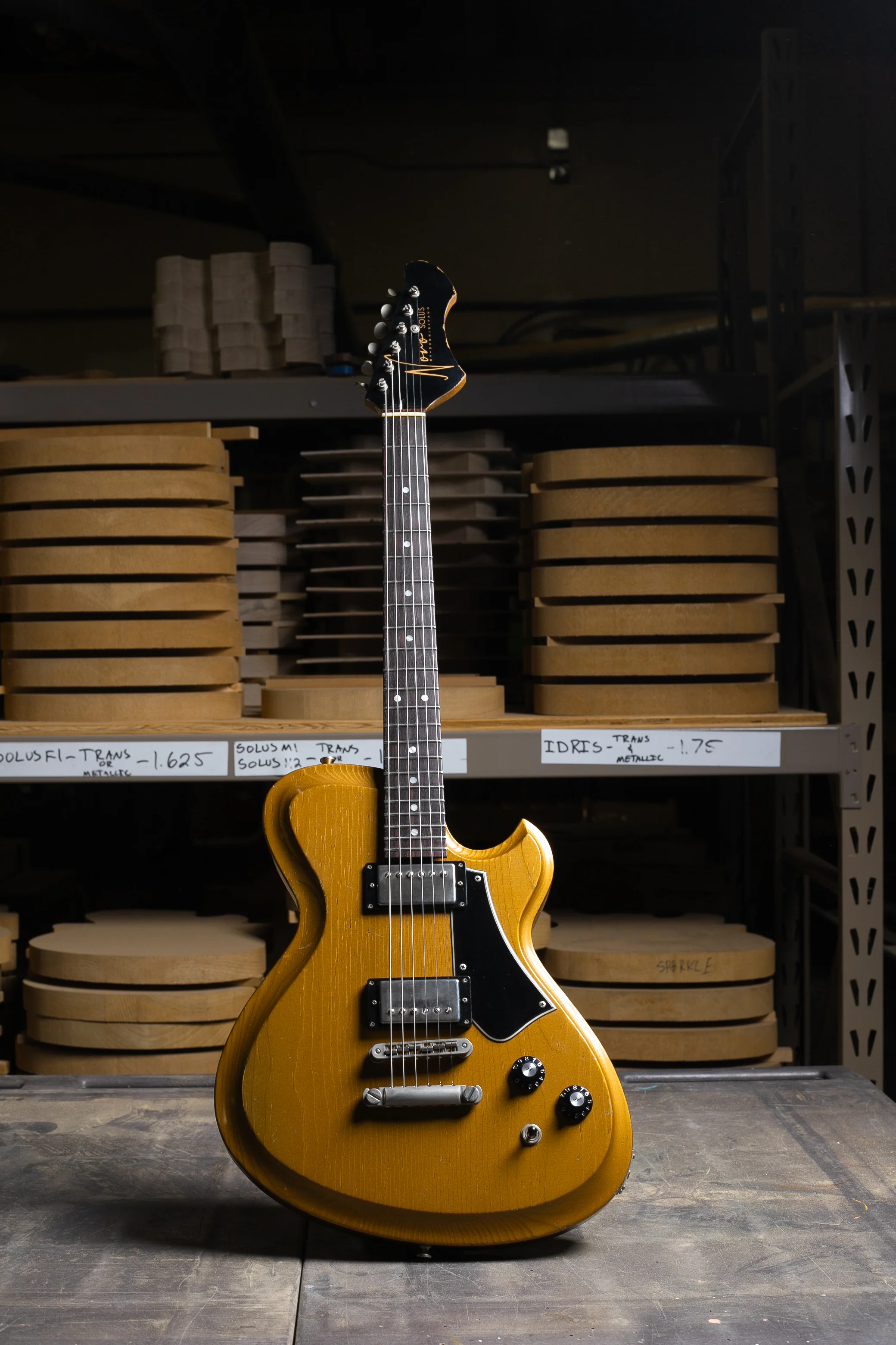 Novo Solus H2 in Gold Top Gold - Image 2