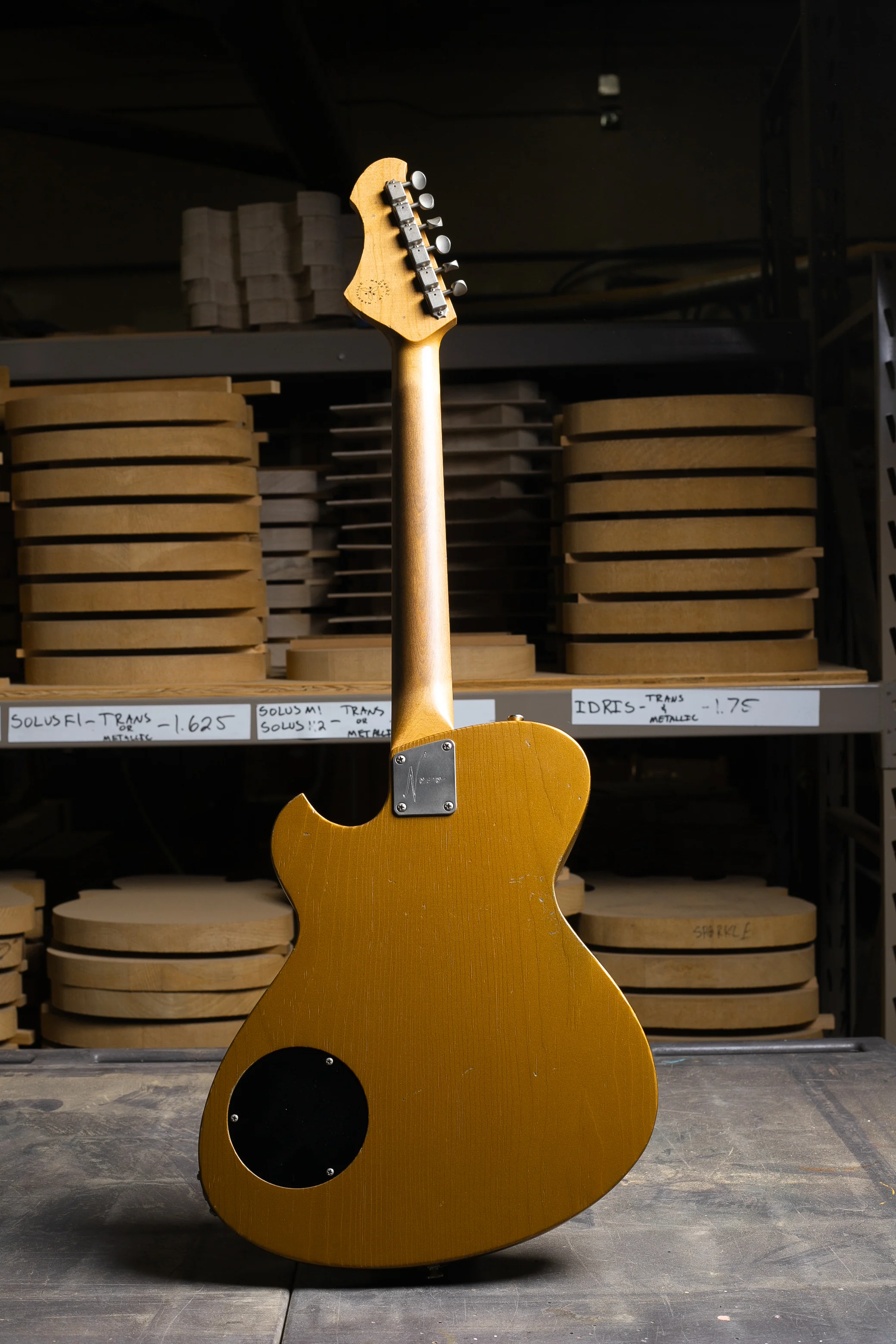 Novo Solus H2 in Gold Top Gold - Image 3