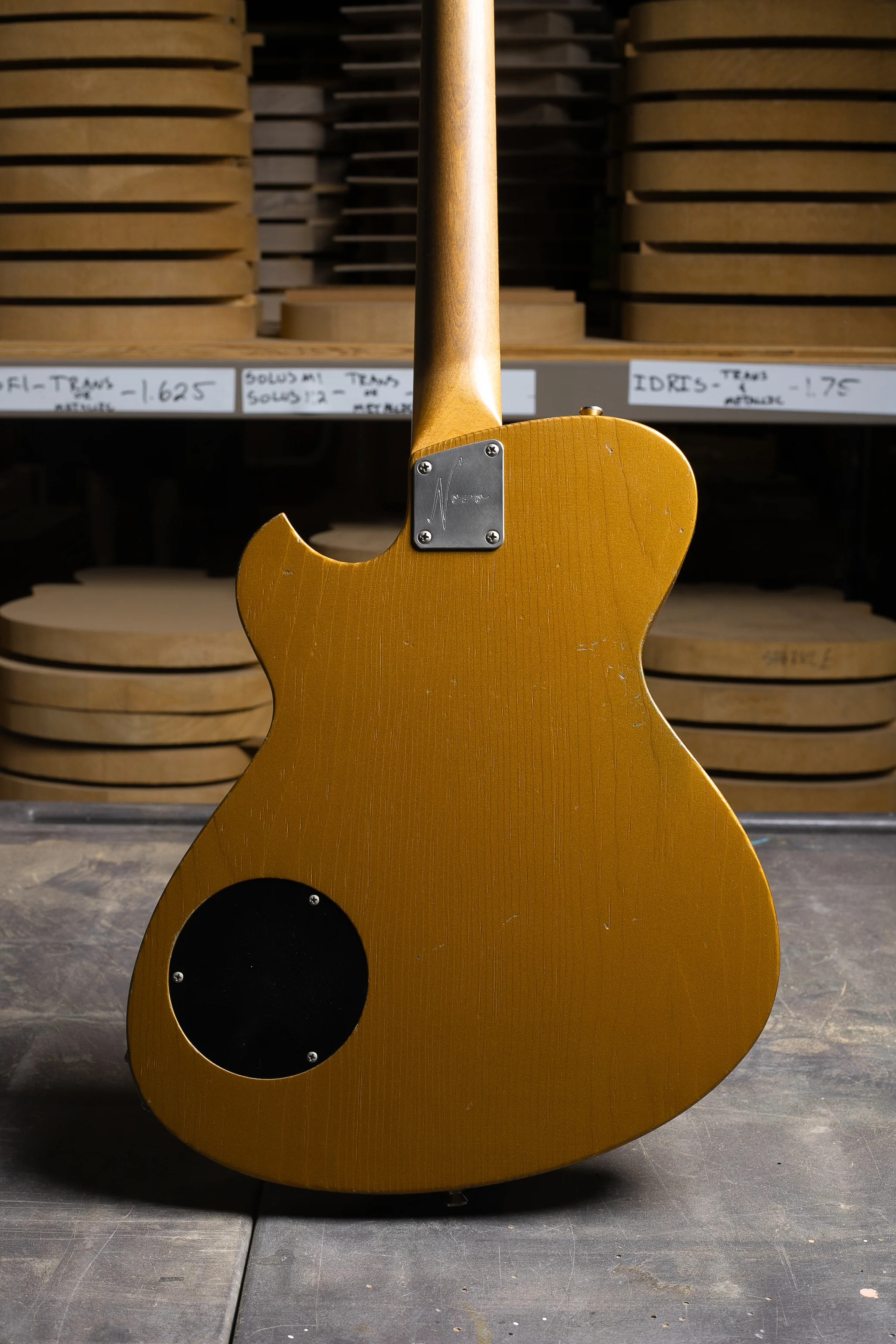 Novo Solus H2 in Gold Top Gold - Image 4