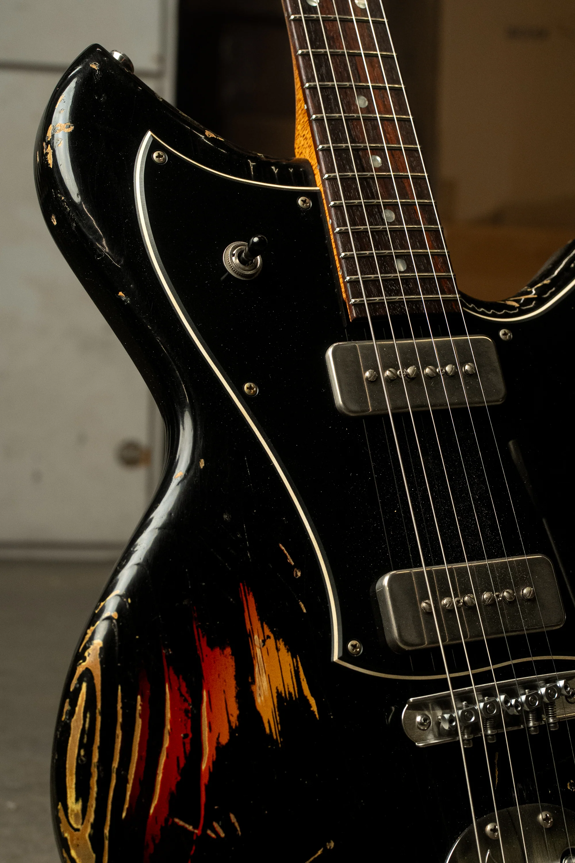 SERUS J - Bull Black over '64 3-Tone Burst | NAMM 26 - Image 2