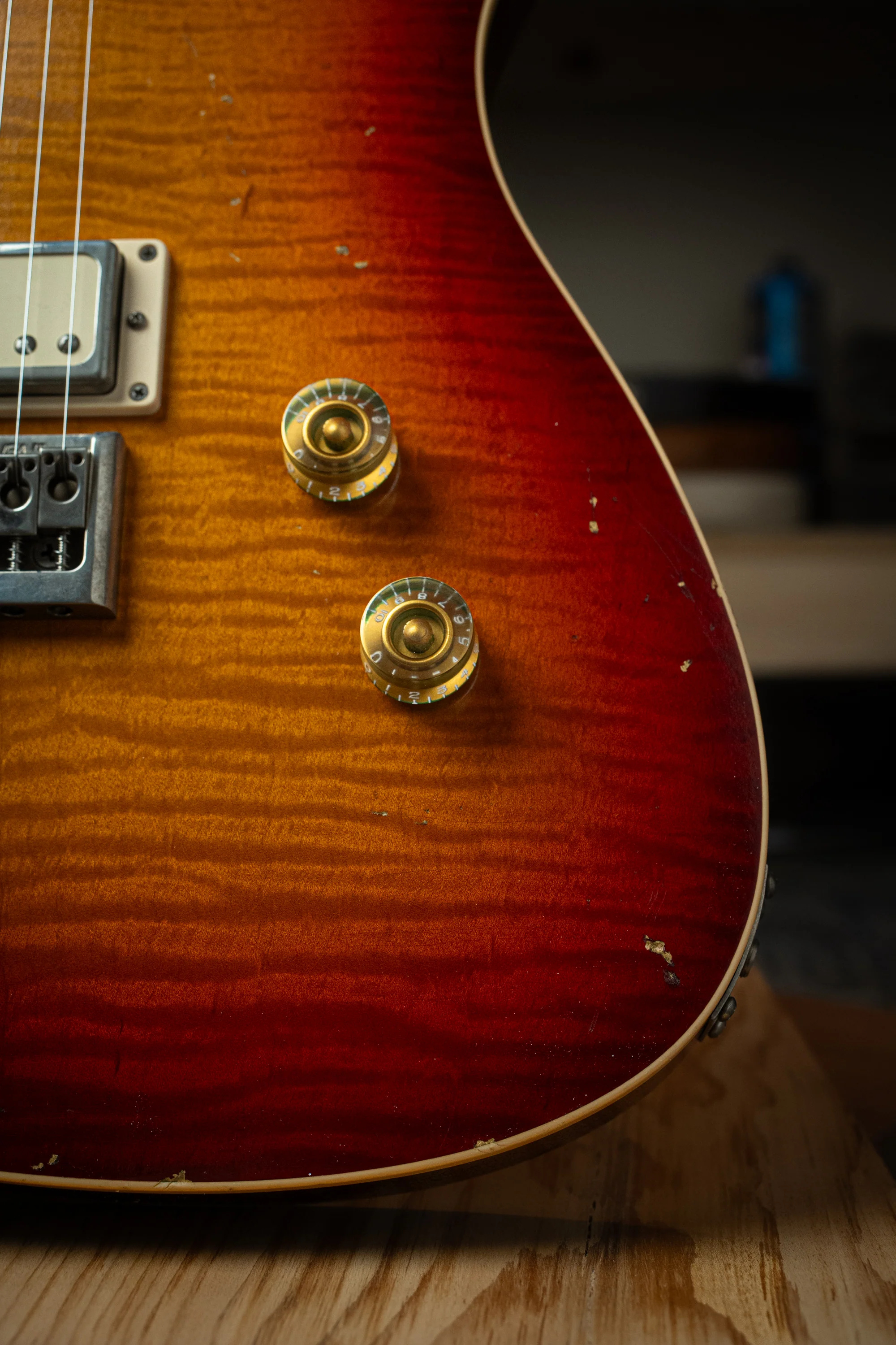 Signature IDRIS H1 - Faded Cherry Burst | NAMM 26 - Image 5