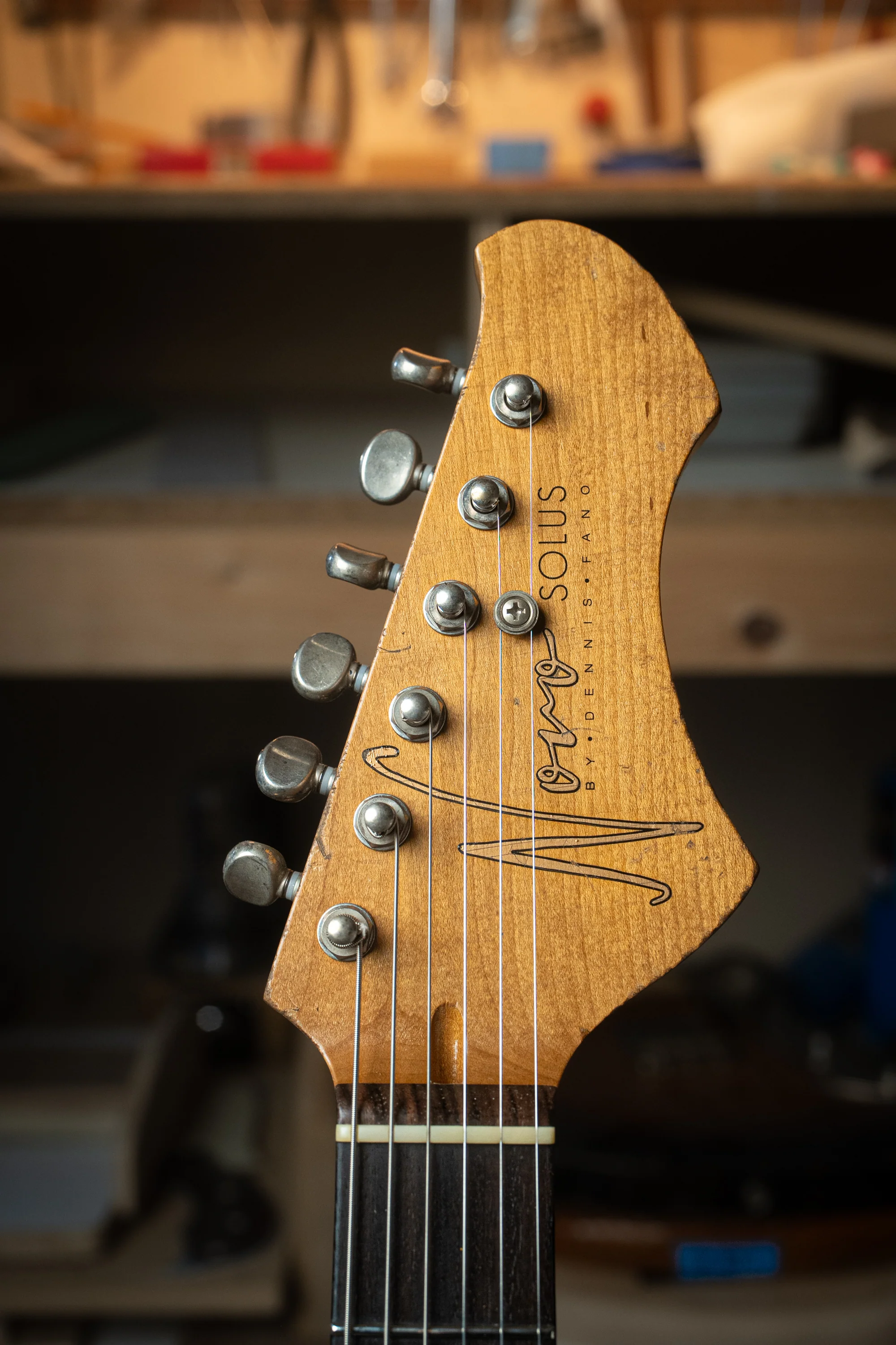 Signature SOLUS JM - Faded 3-Tone Burst | NAMM 26 - Image 6