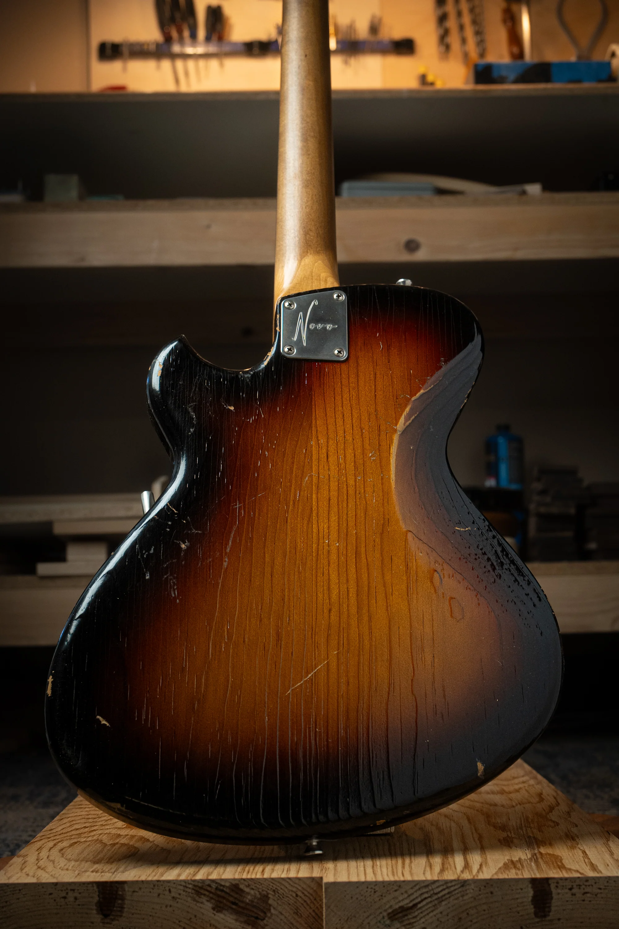 Signature SOLUS JM - Faded 3-Tone Burst | NAMM 26 - Image 8